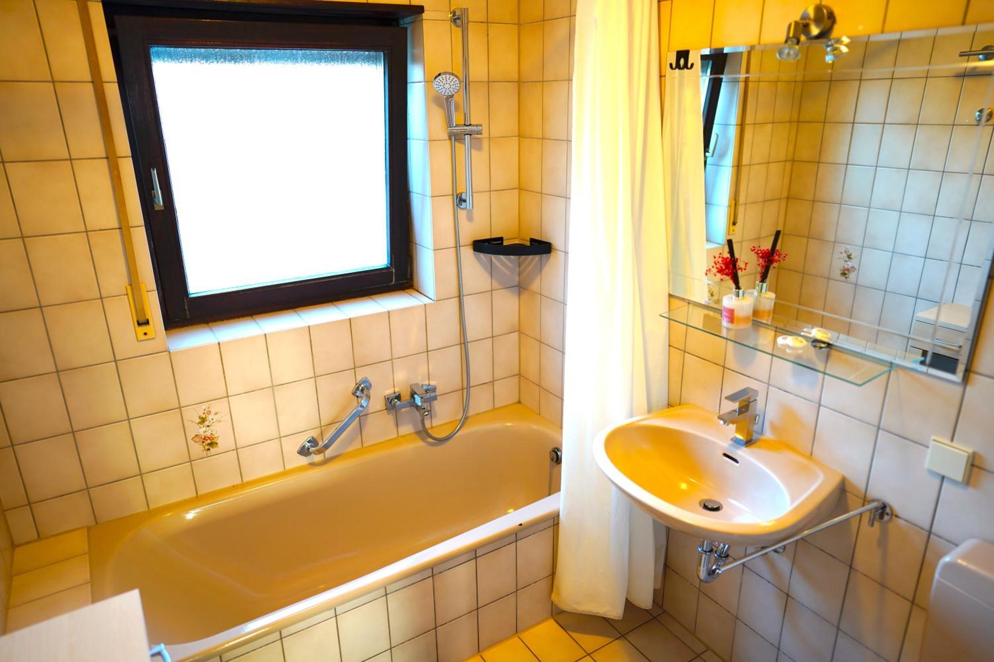 Grosse Ferienwohnung, Apartment In Leimen Wehome Komfort Екстер'єр фото